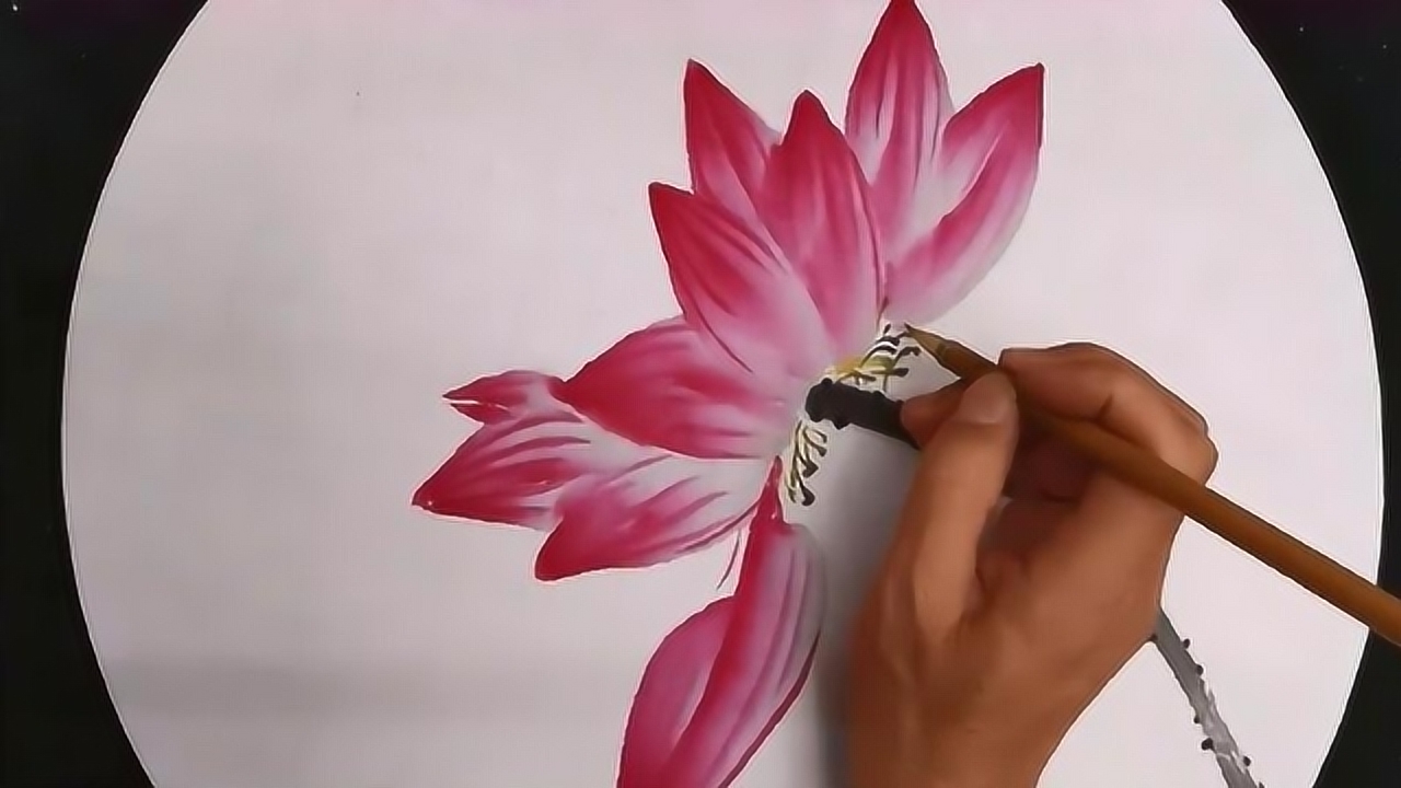 国画教程:教你画一朵荷花,笔法清晰简单,值得收藏!