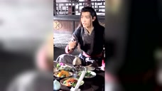 肖战本来要喊王一博,走一半才发现自己喊了自己的名字,太可爱了