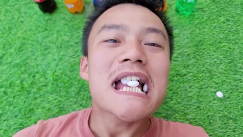 大嘴巴吃零食曼妥思可乐绝美搭配
