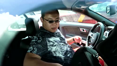 南哥说车》福特野马敞篷版,开敞篷!