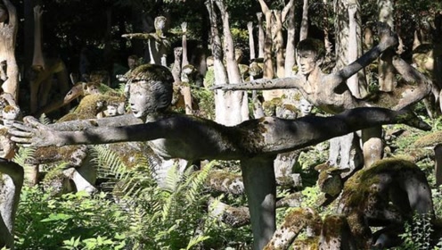 世界上"最诡异"的公园,500座恐怖雕像,胆小游客敬而远之!