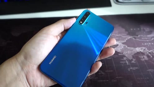 华为nova5真实摔碎图片,华为nova5屏幕碎了图片 2699元的华为nova5pro开箱 撕膜的一瞬间 背面真是太漂亮了