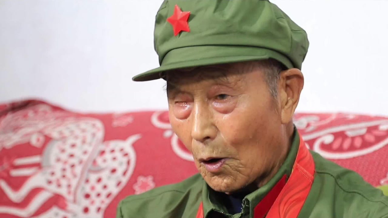 追寻百名老兵烽火岁月,抗战老兵杨金福单目失明依旧积极乐观面对生活