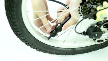 大行折叠车座管打气筒使用方法