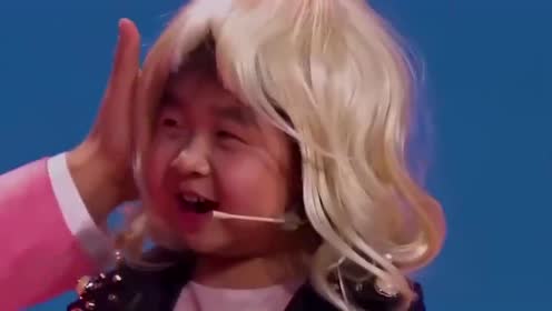 东北萌娃李欣蕊与乔杉同台,演绎爆笑脱口秀,每句话都是笑点!