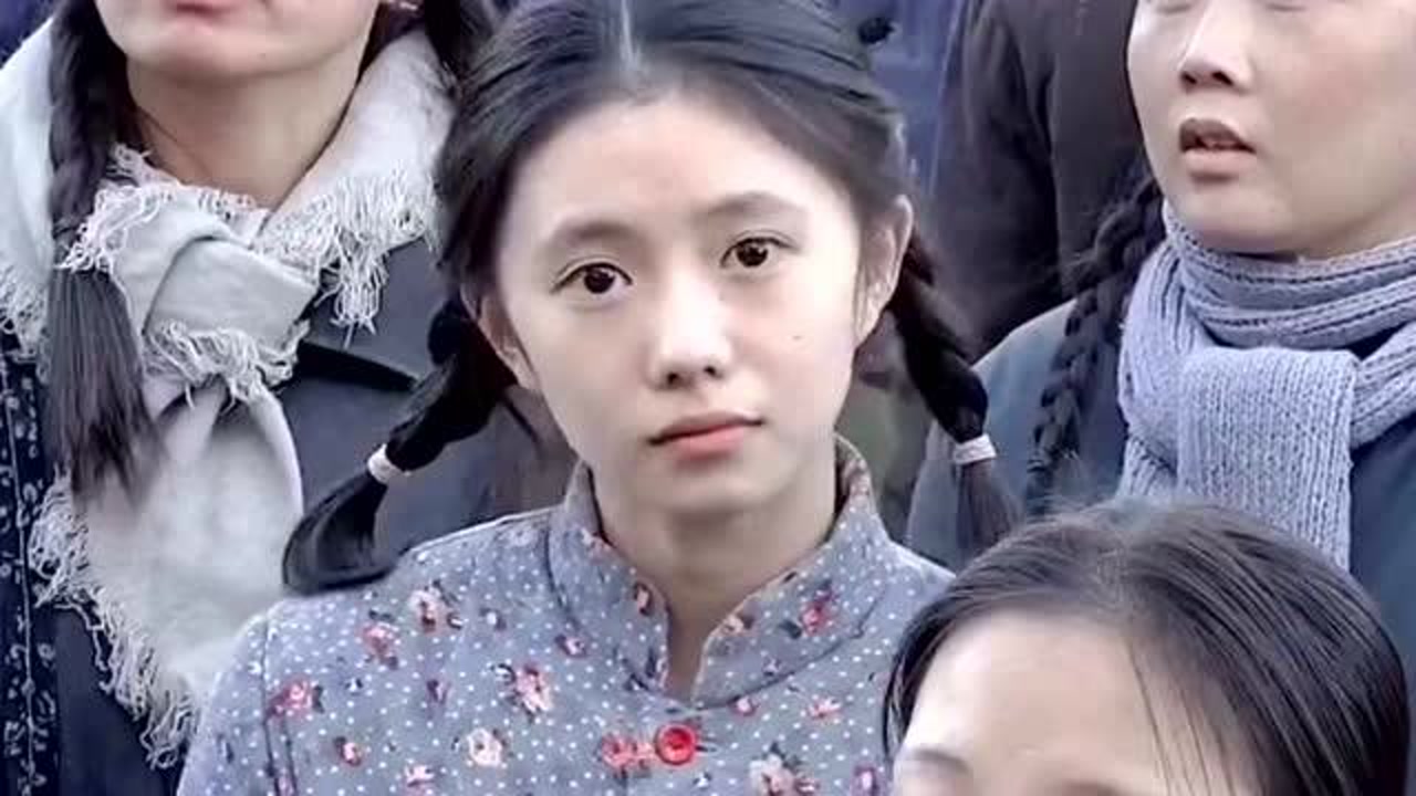 刘浩存麻花辫的造型太灵动了,小姐姐怎么能这么好看,这样的她喜欢吗?