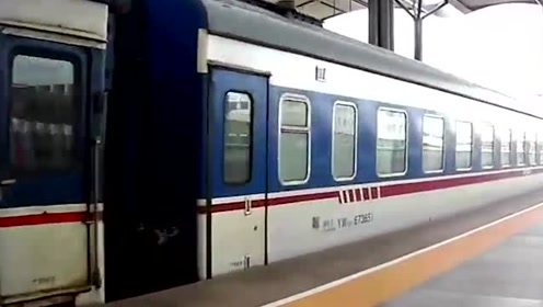 高铁时代的普速特快列车 上海至北京t110次进天津西站