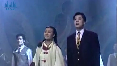 26年前的春晚舞台,毛宁标准小鲜肉一枚,献唱《涛声依旧》太经典