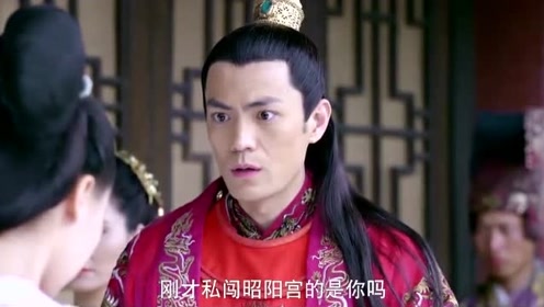 间:2019-12-09拐个皇帝回现代:冯丰和叶嘉亲热着,却发现李欢参加了