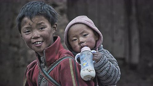 贫困山区的孩子图片 中国山区贫困儿童图片_贫困山区儿童纪录片