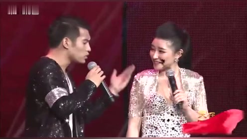 文松刘美钰小品《二人转》,郎才女貌超般配