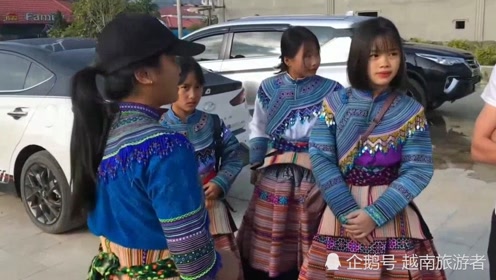 越南苗族姑娘表演跳舞节目,她们真的太可爱了.