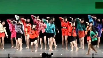 日本高中舞蹈大赛的一段表演，太魔性