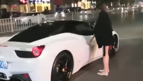 有钱人的豪车副驾驶上面,从来都不缺"女朋友"