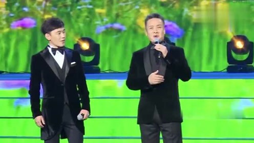 傲日其愣一首在水一方观众听得如痴如醉完美嗓音爱了