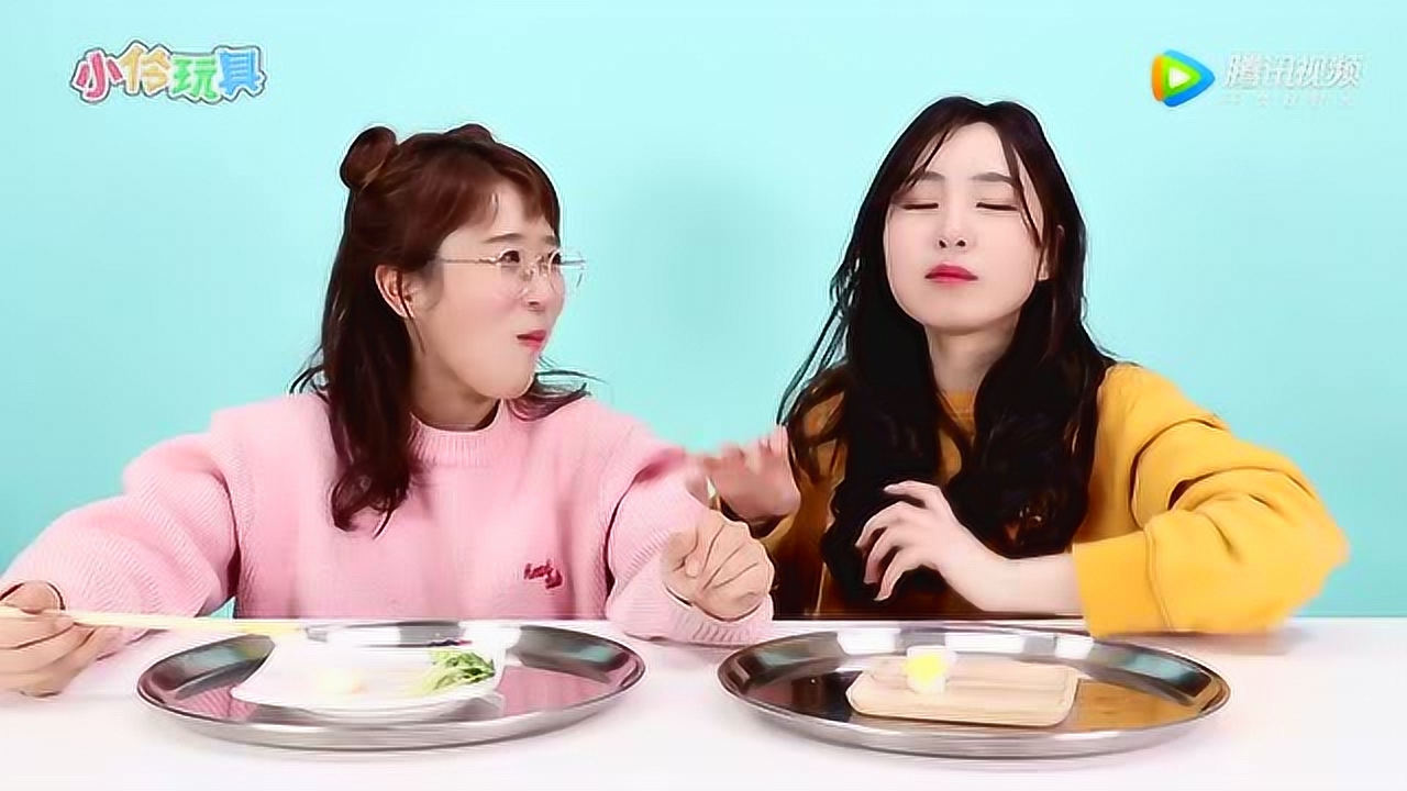 小伶玩具挑战到底是真的美食还是食玩游戏啦!