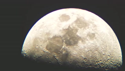 自己用天文望远镜拍下的月球