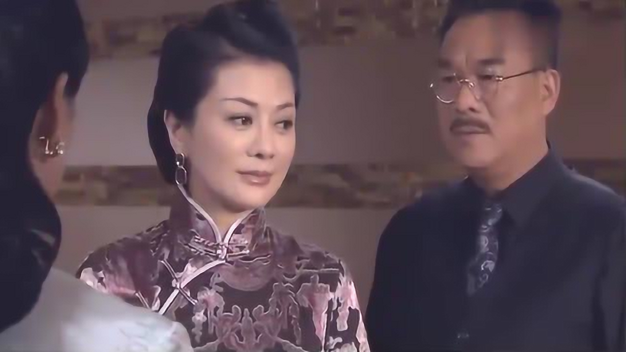 名门媳妇:新媳妇早起煮粥,早早的站在楼梯口,等婆婆洗漱下来
