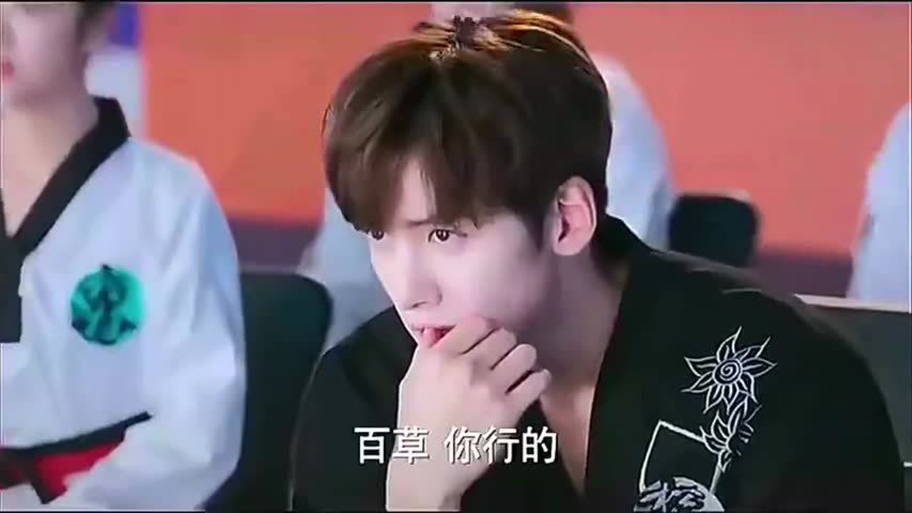 旋风少女:面对百草的三重旋风三连踢,尹秀一招致胜!