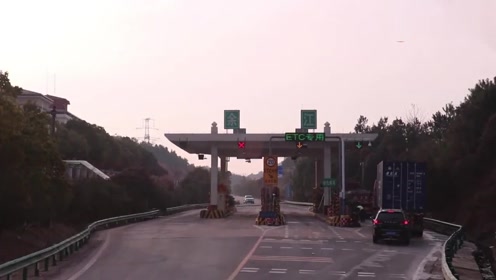 长益高速多个收费站临时管制