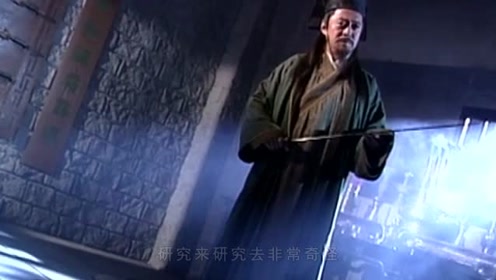 《笑傲江湖》第十集:岳不群窥探辟邪剑法,令狐冲小师妹情意绵绵