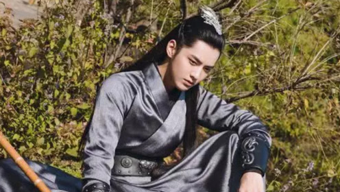 吴亦凡首次出演电视剧,看到他最古装造型,网友:天神下凡了