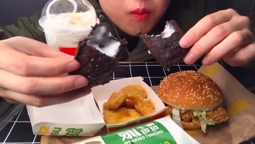吃播大胃王:肯德基椰子派,看起来就香!