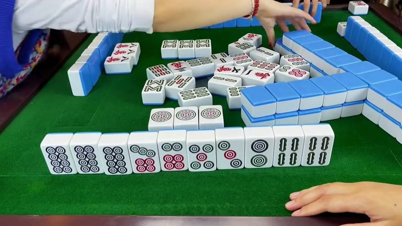 四川麻将:清一色下叫胡三四筒,肯上张就是不一样!