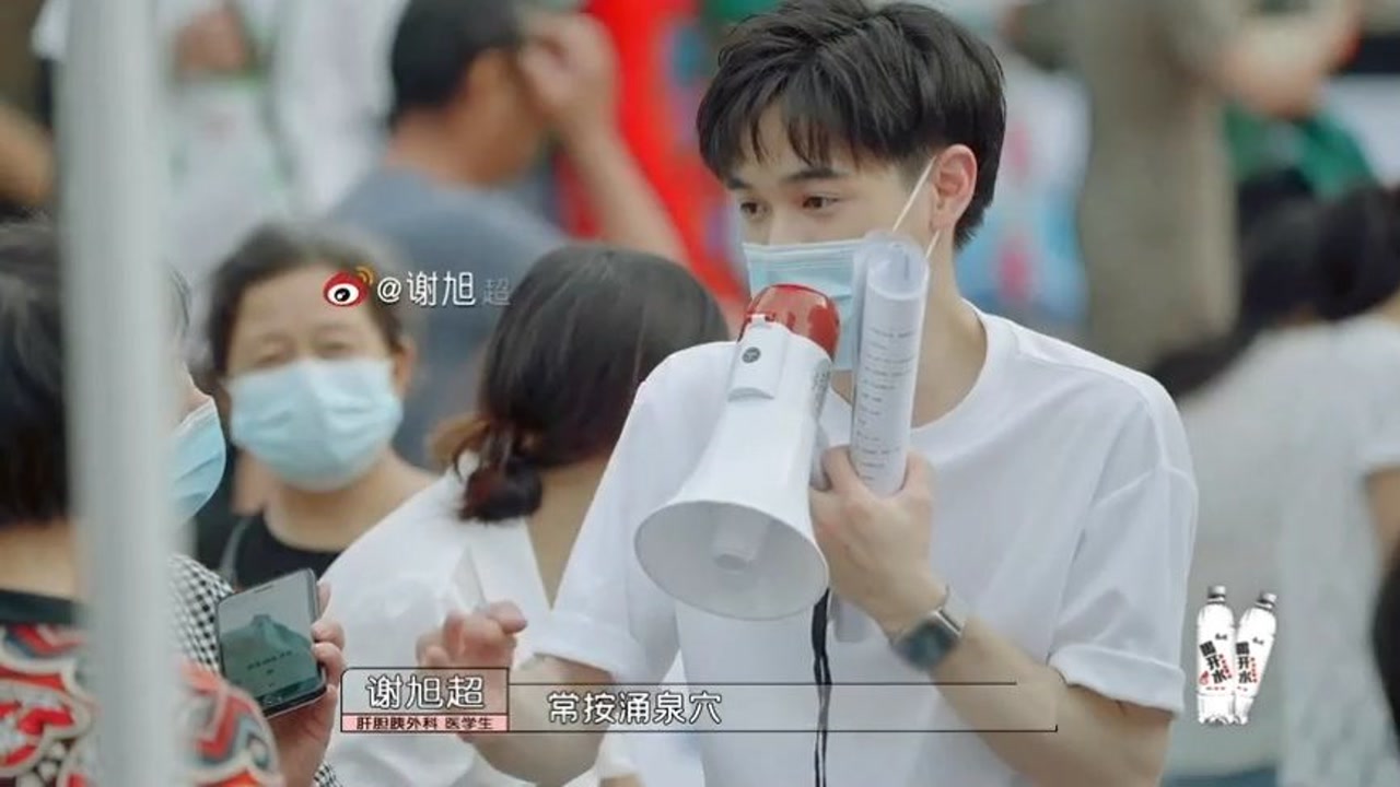 李不言,谢旭超科普宣讲,张洽:一个像卖狗皮膏药,一个像推销达人