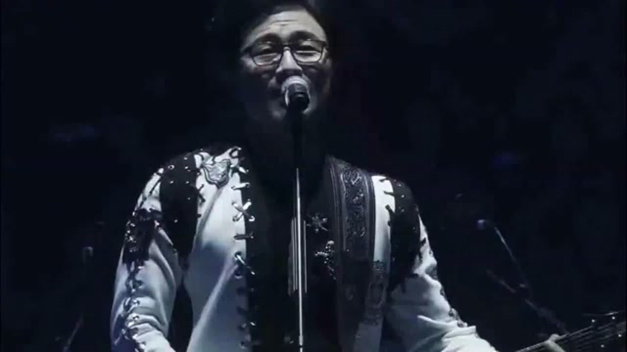 汪峰台上一首《薄雾》,沙哑的嗓音,现场真是太嗨了