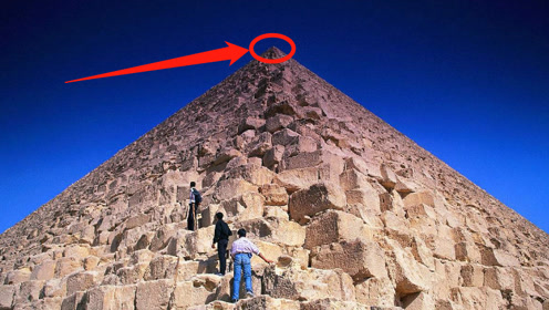 爬上金字塔顶端会遭到诅咒?外国小伙作死尝试,终于得到了答案!