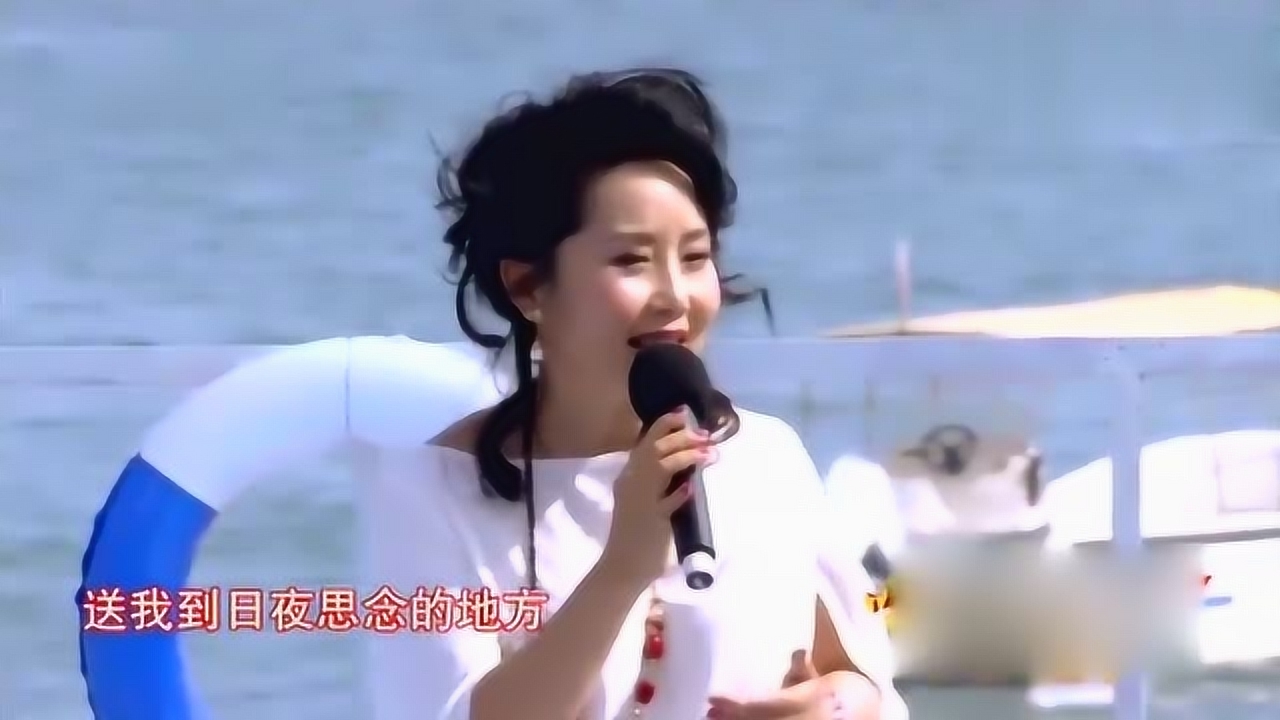 毛宁杨钰莹20年后合唱《心雨》歌声依旧动听,感慨昔日