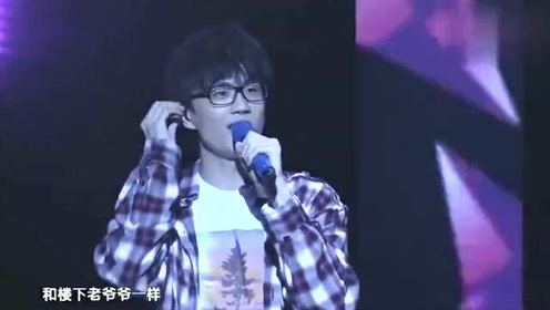 许嵩2019厦门演唱会现场《素颜,与粉丝暖心大合唱,都是回忆啊