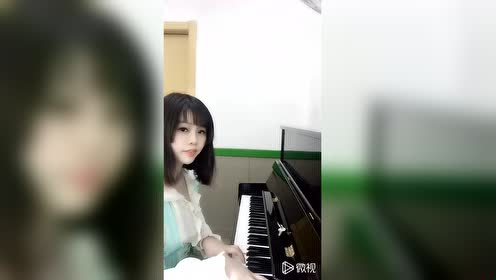 罗曼莎内衣_内衣美女