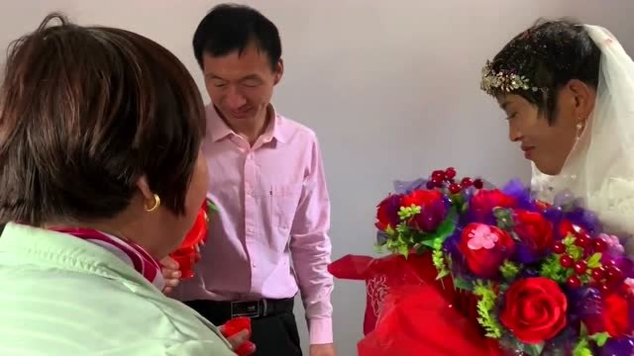 实拍河南农村老家结婚现场,拜过天地入洞房,可把新郎乐坏了!