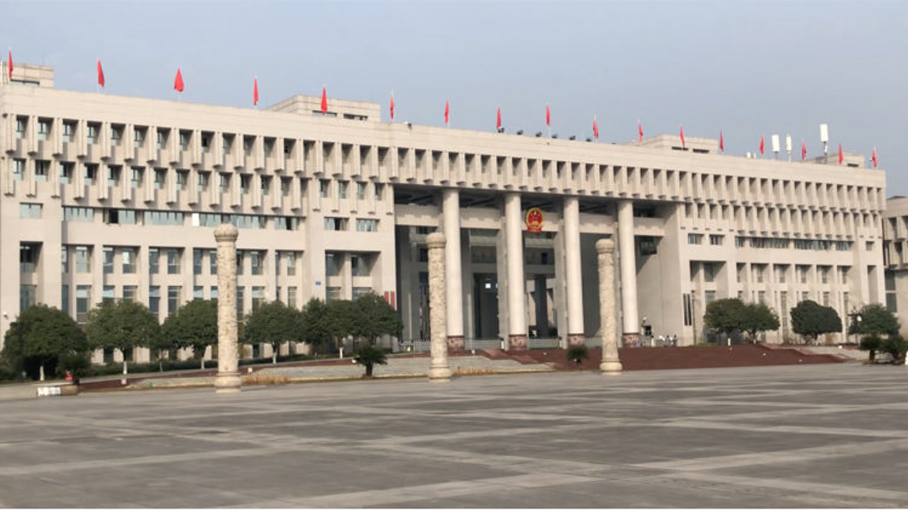 实拍四川遂宁市政府大楼及周边环境.