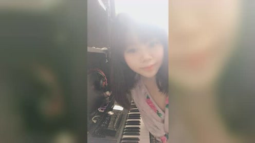 罗曼莎内衣_内衣美女