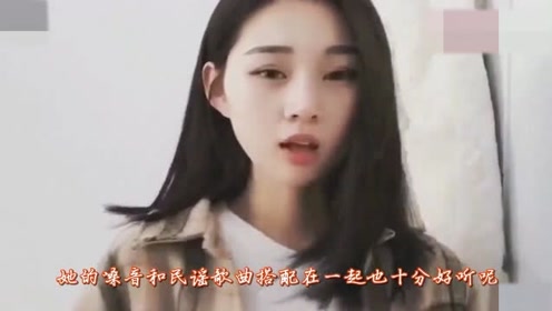 抖腿女神阿悠悠翻唱歌曲《玫瑰》,嗓音太好听了,忍不住沦陷