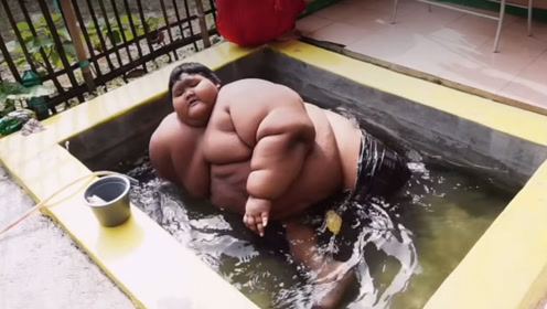 世界最胖男孩384斤,一天要吃5顿饭,减肥200斤后成功逆袭