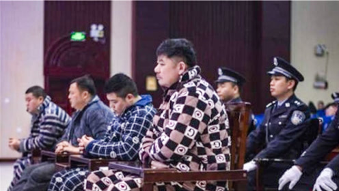 湖南景区一名"峭壁飞人":专帮人上龙头香,一天收入达上万元