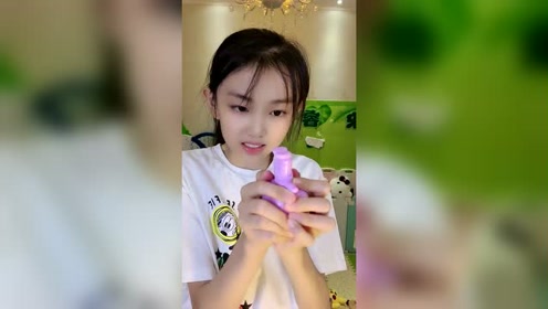 童模宋小睿日常,看到眼前这一幕,发现她没有直播天分啊!