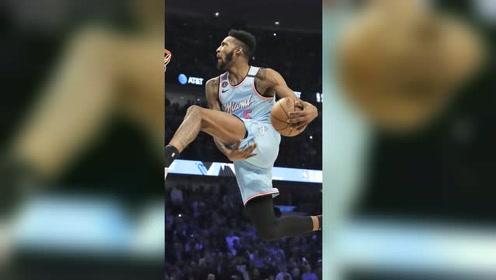 囧囧NBA：只要你跳的够高 不管后卫怎么扔你都能放进去