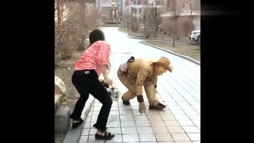 恶搞路人装死视频，恶搞路人装死视频大全