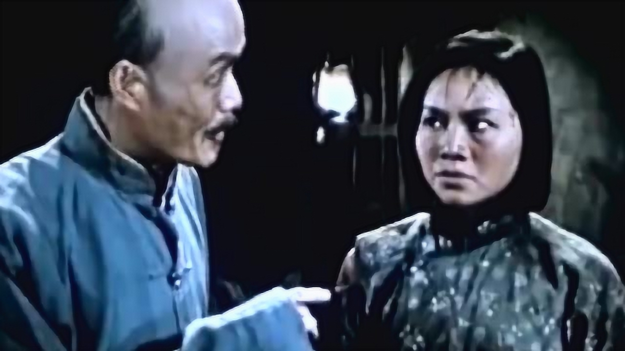 洪湖赤卫队:彭霸天妄想拉拢韩英同志,直接被韩英怒怼,演技超棒