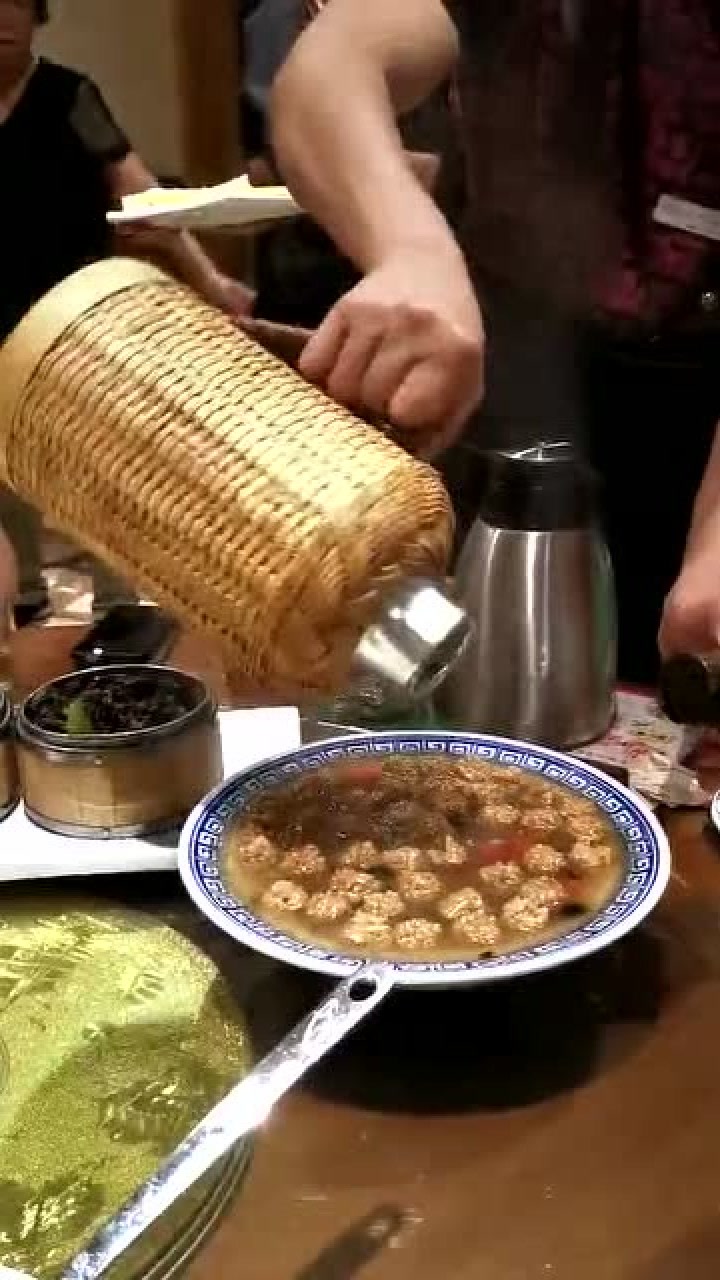 洛阳特色菜"焦炸丸子汤,这道菜很有名,你吃过吗?