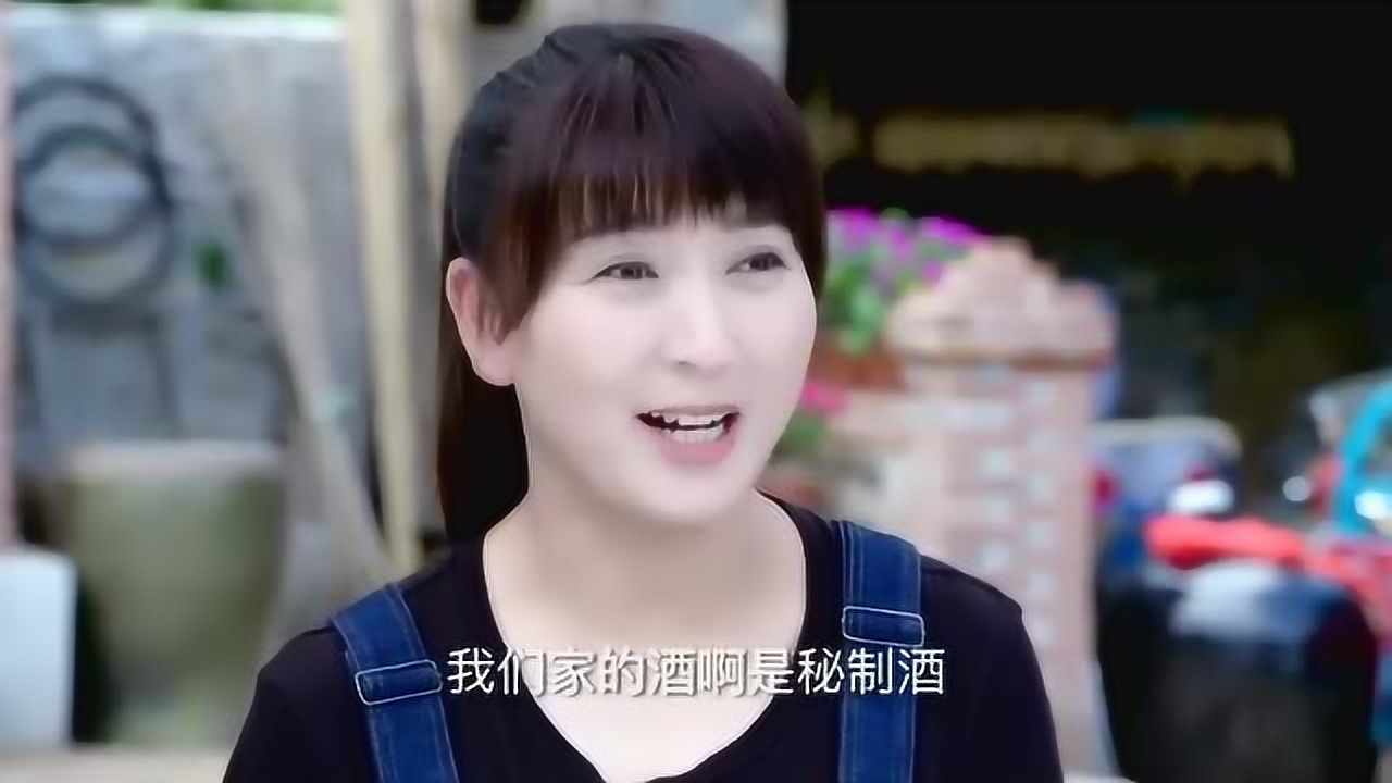 三朵家的酒在镇子里畅销,没想直接引来老总投资,这回要赚大钱了