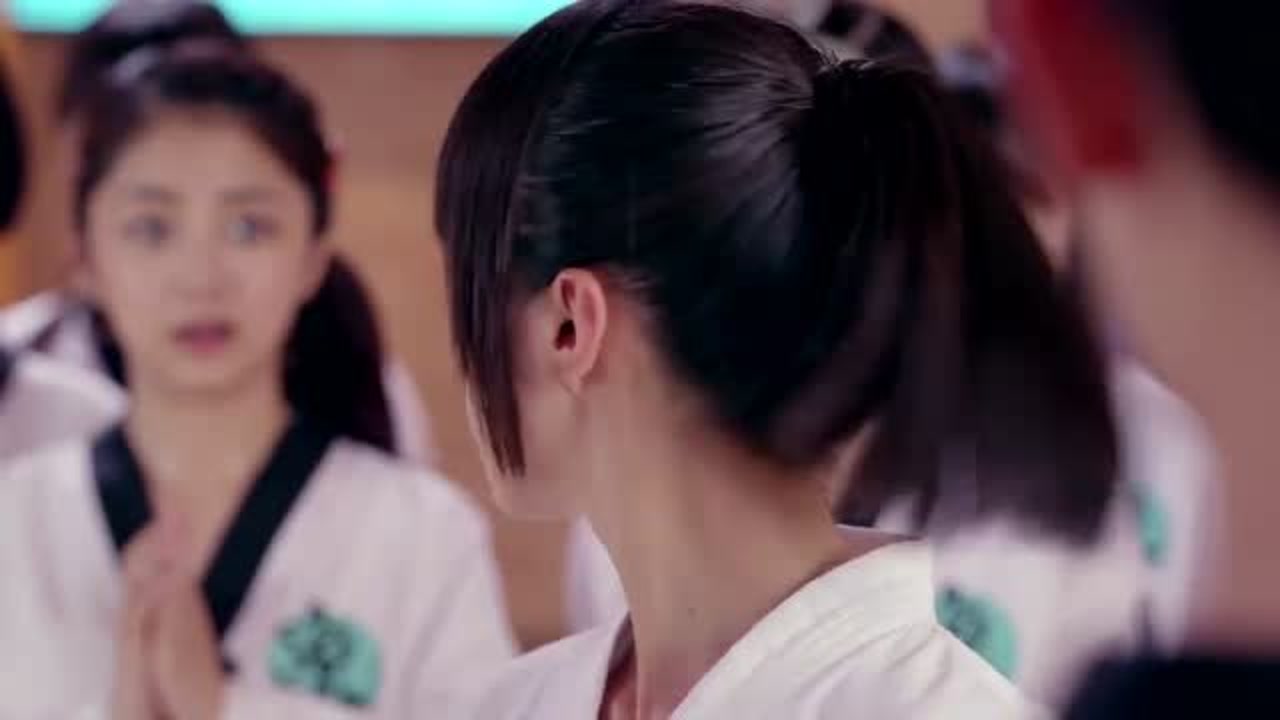 旋风少女:百草的力量惊呆若白,秀琴感觉自己的地位,受到威胁