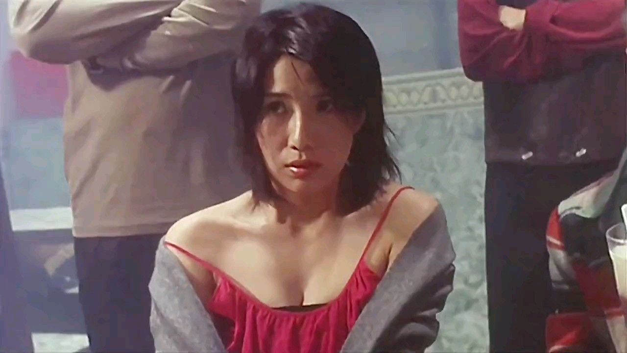 盘点港片里的黑帮冲突,关秀媚当年美得不可方物