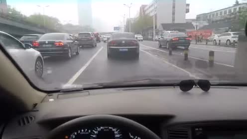拥堵路段怎样开车?别怕,老司机来支招