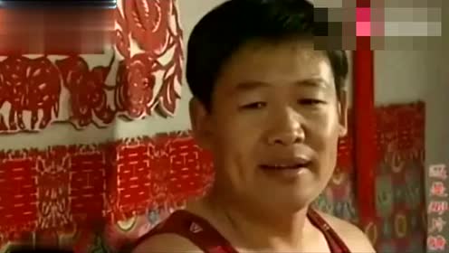 阿霞阿霞三小新婚终于同住一屋,二串却闷闷不乐!